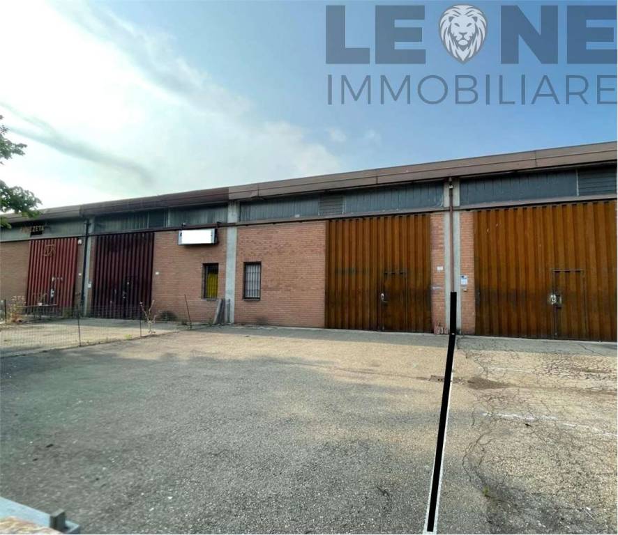 capannone in vendita a Modena in zona San Damaso