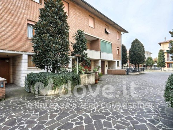 casa indipendente in vendita a Modena in zona San Faustino