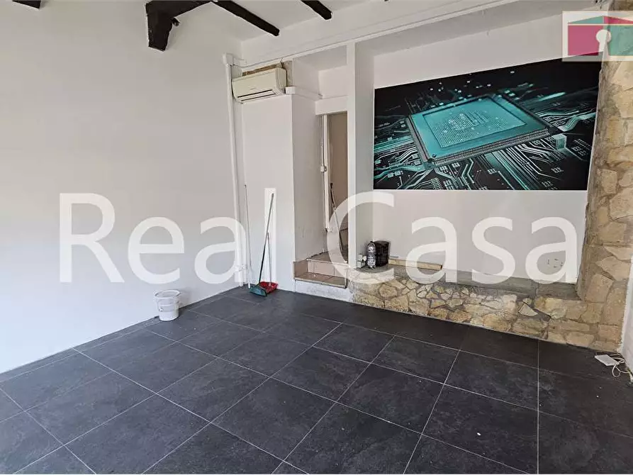 locale commerciale in vendita a Modena in zona Crocetta