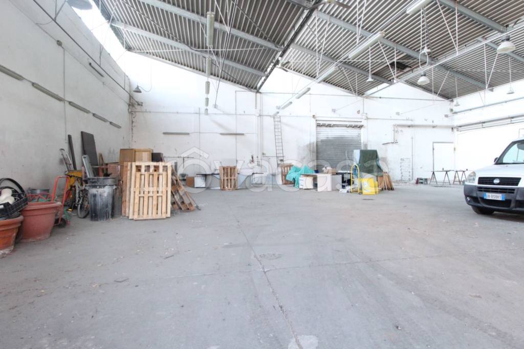 ufficio in vendita a Modena in zona Madonnina / Quattro Ville