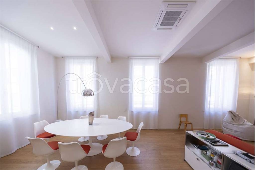 appartamento in vendita a Modena in zona Centro Storico