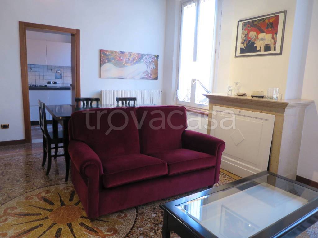 appartamento in vendita a Modena in zona Centro Storico