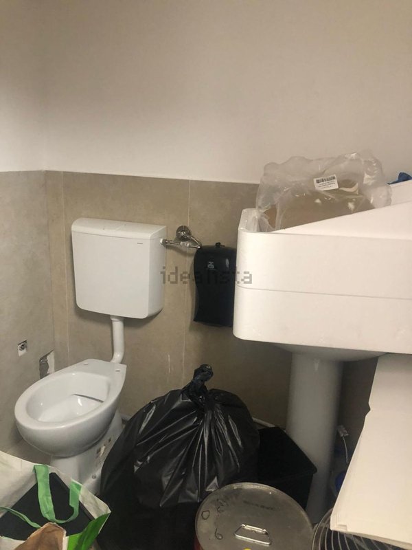 ufficio in vendita a Modena in zona San Faustino