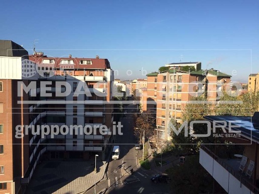 appartamento in vendita a Modena in zona Centro Storico