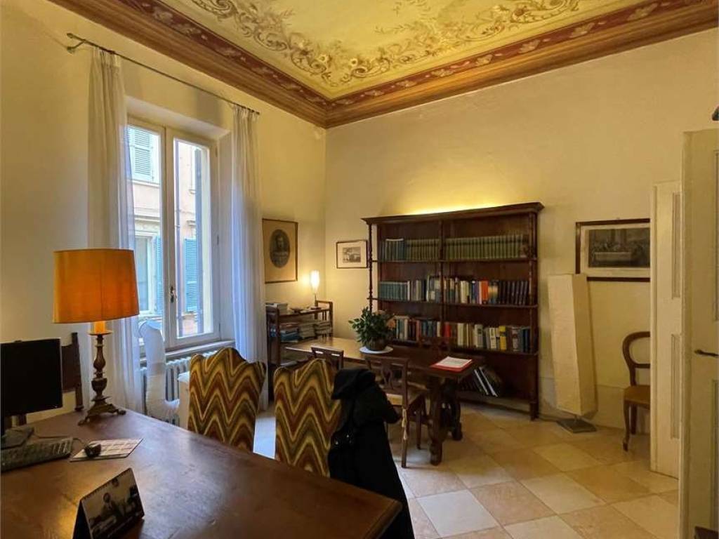 ufficio in vendita a Modena in zona Centro Storico