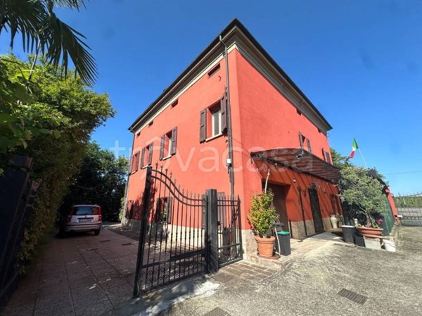 casa indipendente in vendita a Modena in zona Albareto
