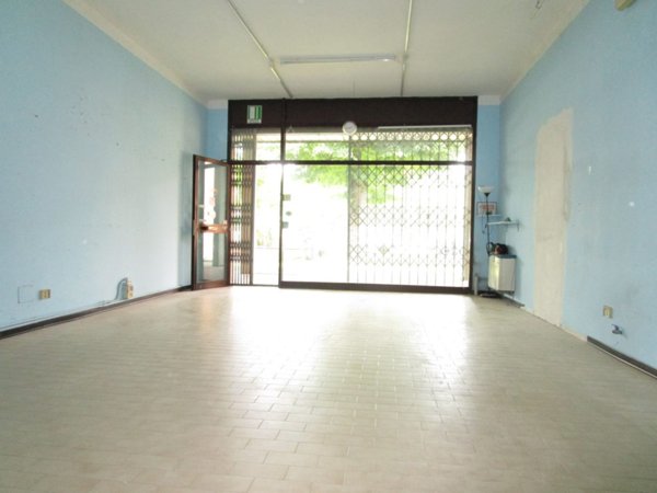 negozio in vendita a Modena in zona San Damaso