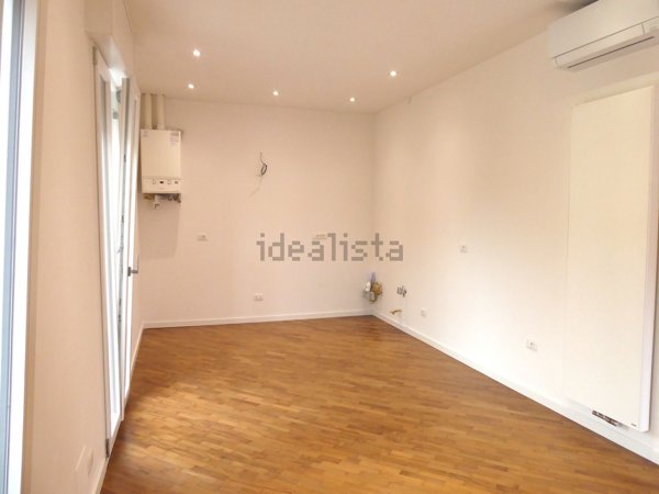 appartamento in vendita a Modena in zona Amendola