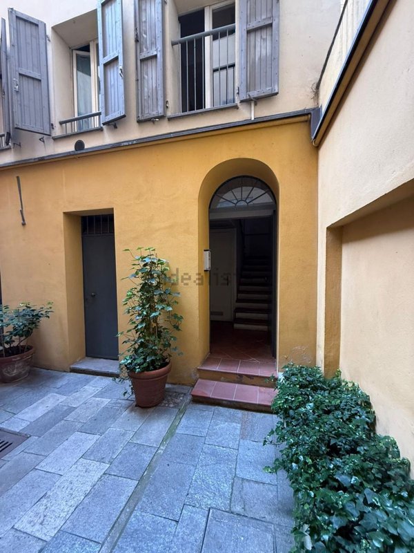 appartamento in vendita a Modena in zona Centro Storico