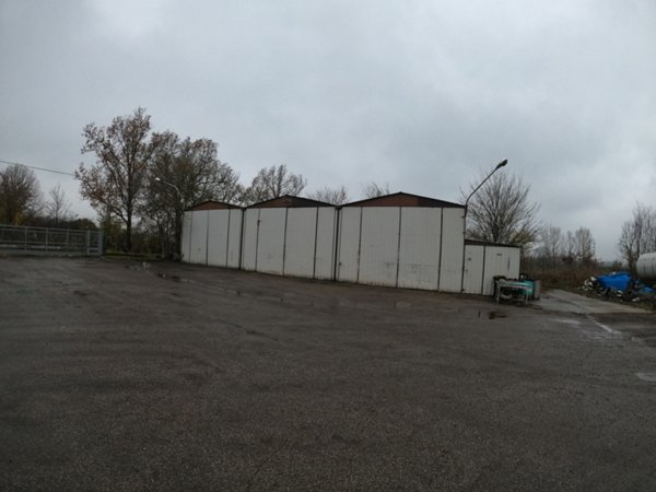 capannone in vendita a Modena in zona Madonnina / Quattro Ville