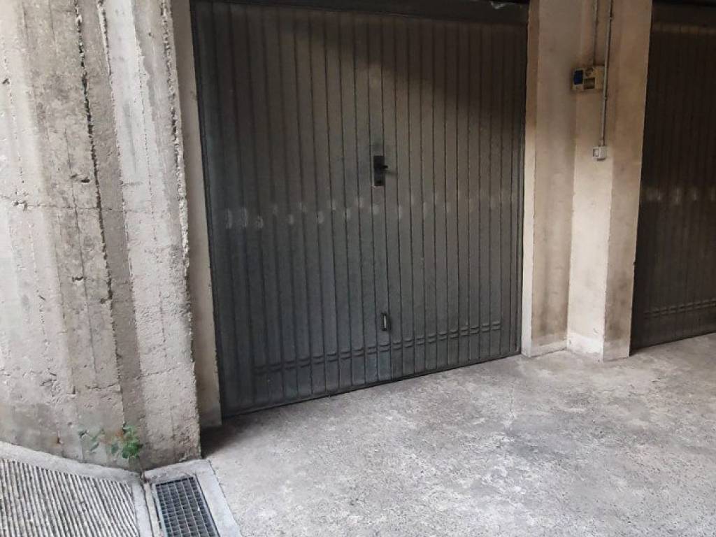 locale di sgombero in vendita a Modena in zona San Lazzaro / Modena Est