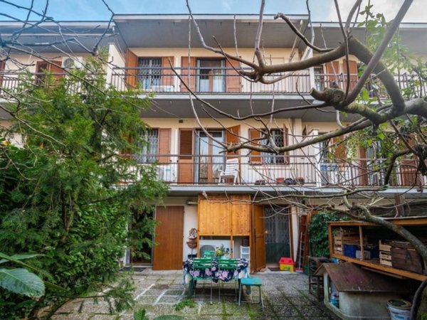 casa indipendente in vendita a Modena in zona Baggiovara