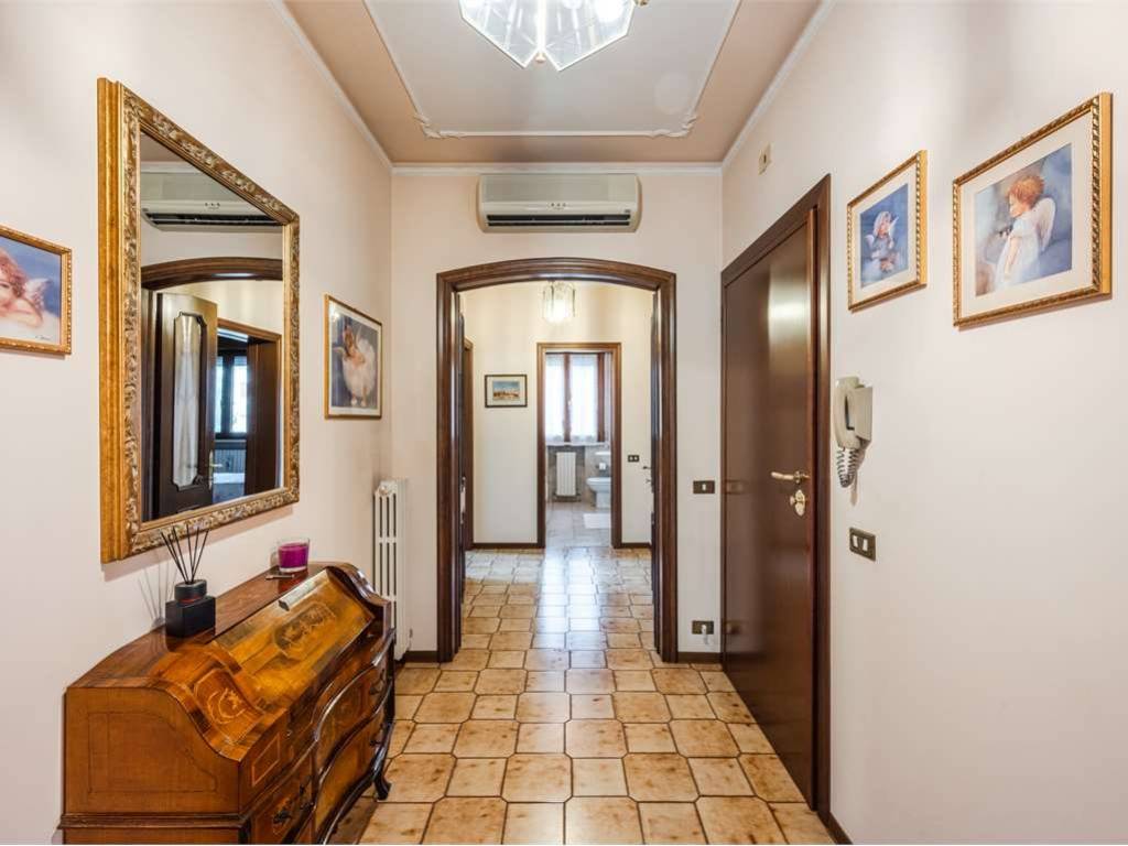 appartamento in vendita a Modena in zona San Lazzaro / Modena Est