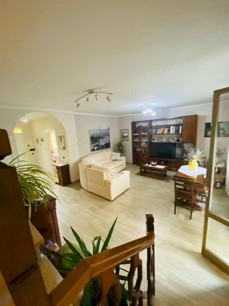 casa indipendente in vendita a Modena in zona Cognento