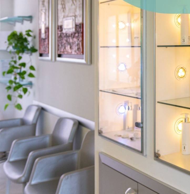 locale commerciale in vendita a Modena in zona Buon Pastore