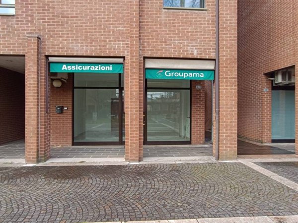 negozio in vendita a Modena in zona San Lazzaro / Modena Est