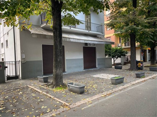 negozio in vendita a Modena in zona San Lazzaro / Modena Est