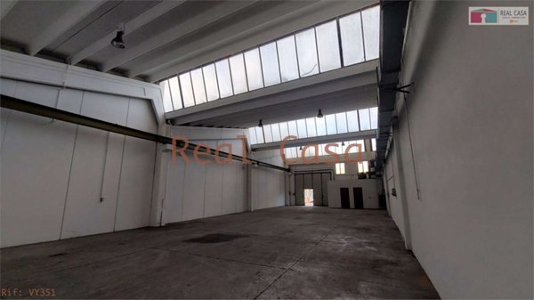 capannone in vendita a Modena in zona San Lazzaro / Modena Est