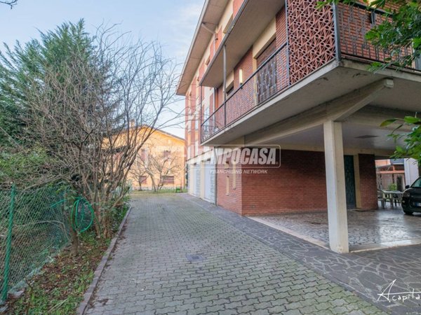 casa indipendente in vendita a Modena in zona San Lazzaro / Modena Est