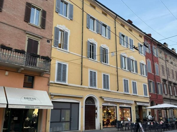 appartamento in vendita a Modena in zona Centro Storico