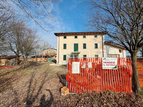 casa indipendente in vendita a Modena in zona San Damaso