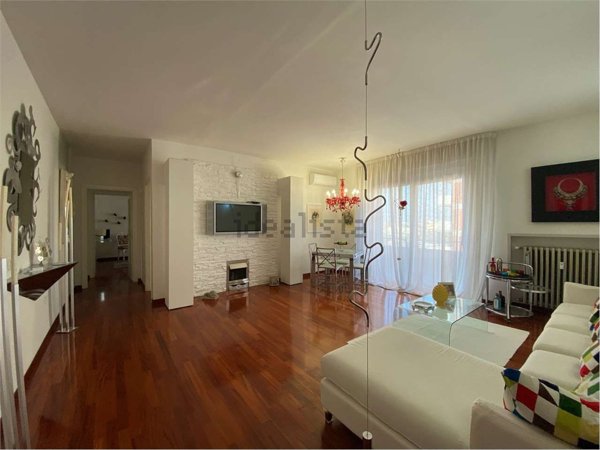 appartamento in vendita a Modena in zona Madonnina / Quattro Ville