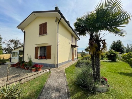 casa indipendente in vendita a Modena in zona Crocetta