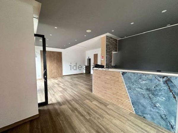 locale commerciale in vendita a Modena in zona San Faustino