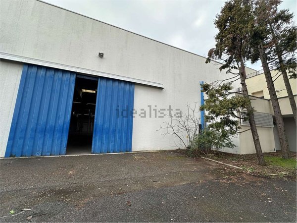 capannone in vendita a Modena in zona San Lazzaro / Modena Est