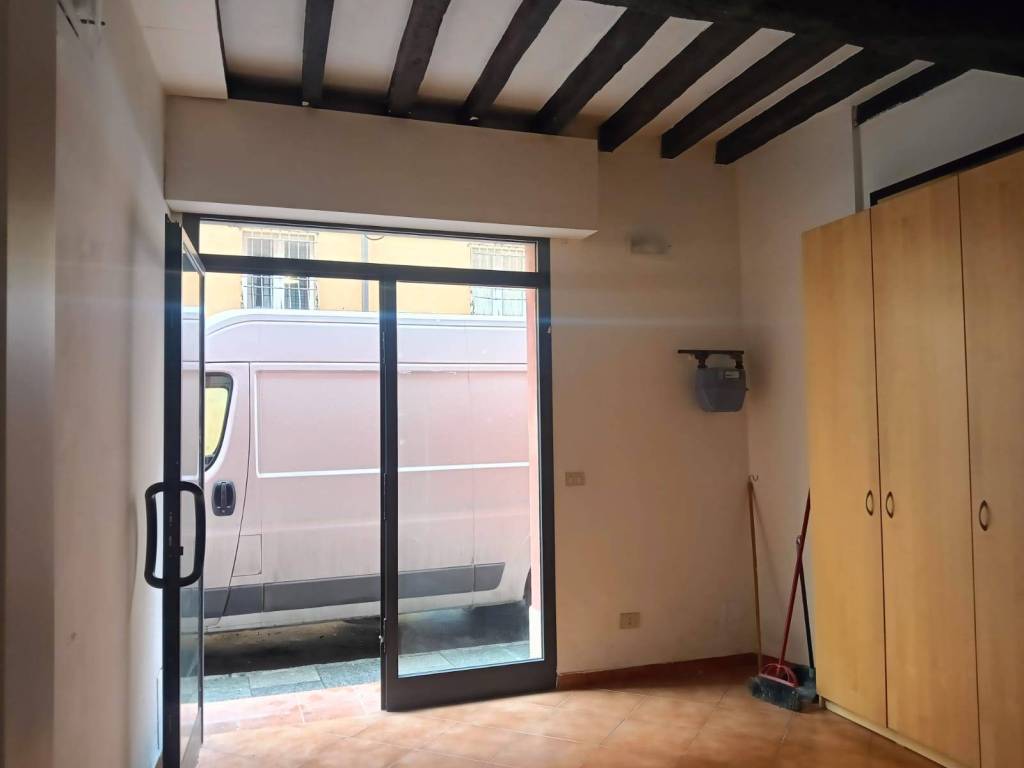 negozio in vendita a Modena in zona Centro Storico