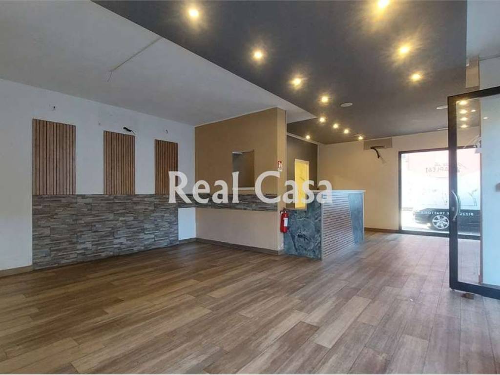 negozio in vendita a Modena in zona Baggiovara