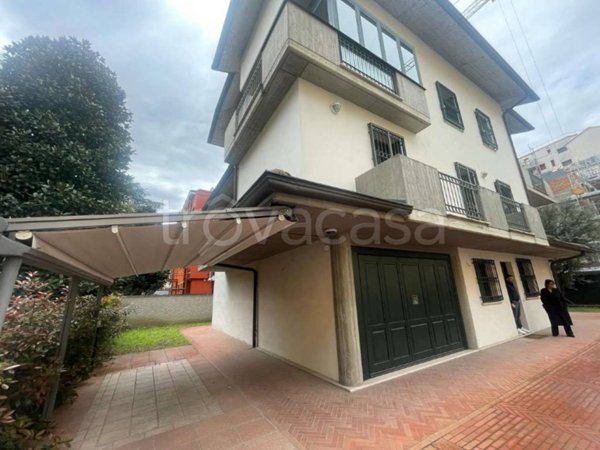 casa indipendente in vendita a Modena in zona Sant'Agnese