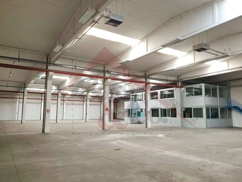 locale commerciale in vendita a Modena in zona San Lazzaro / Modena Est