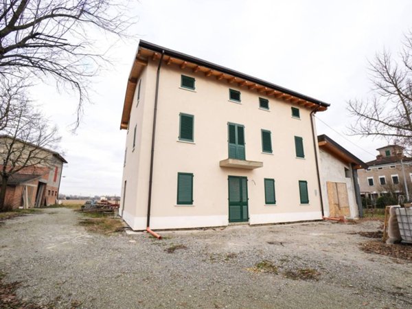 casa indipendente in vendita a Modena in zona Buon Pastore