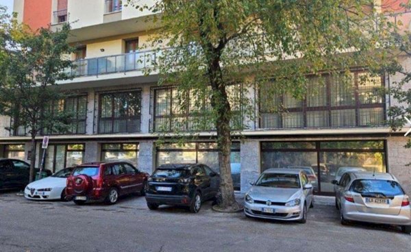 ufficio in vendita a Modena in zona Crocetta
