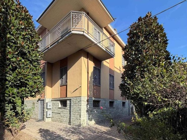 casa indipendente in vendita a Modena in zona Madonnina / Quattro Ville