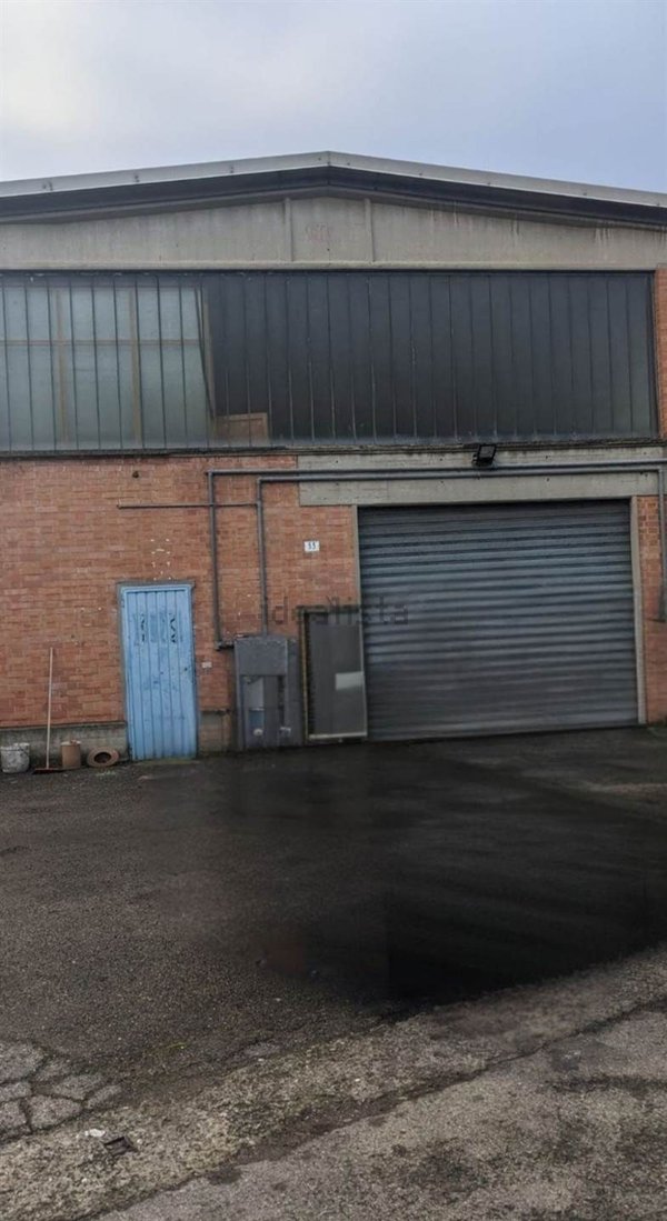 capannone in vendita a Modena in zona Madonnina / Quattro Ville