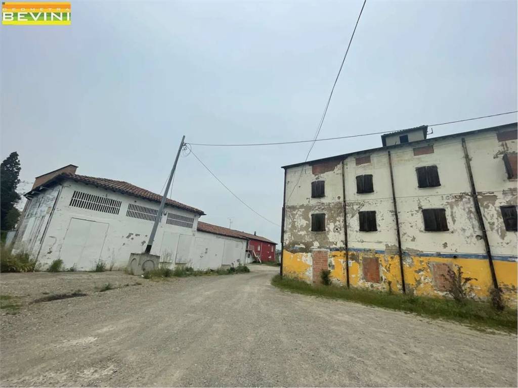 casa indipendente in vendita a Modena in zona San Lazzaro / Modena Est