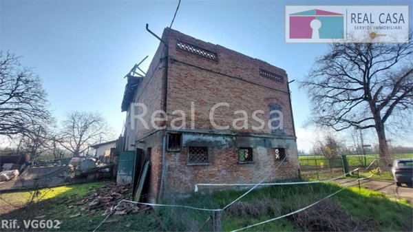 casale in vendita a Modena in zona San Lazzaro / Modena Est