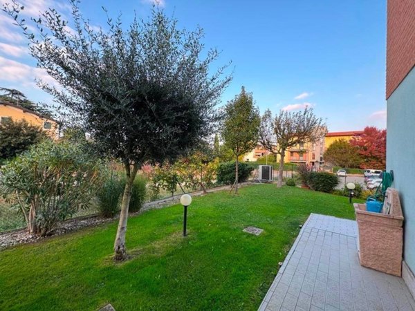 casa indipendente in vendita a Modena in zona Cognento