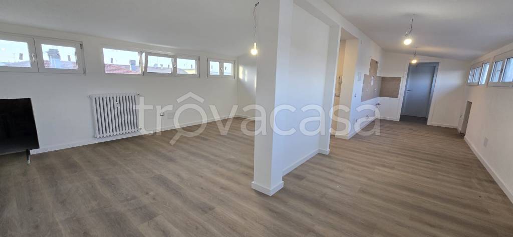 appartamento in vendita a Modena in zona Madonnina / Quattro Ville