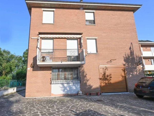 casa indipendente in vendita a Modena in zona Baggiovara