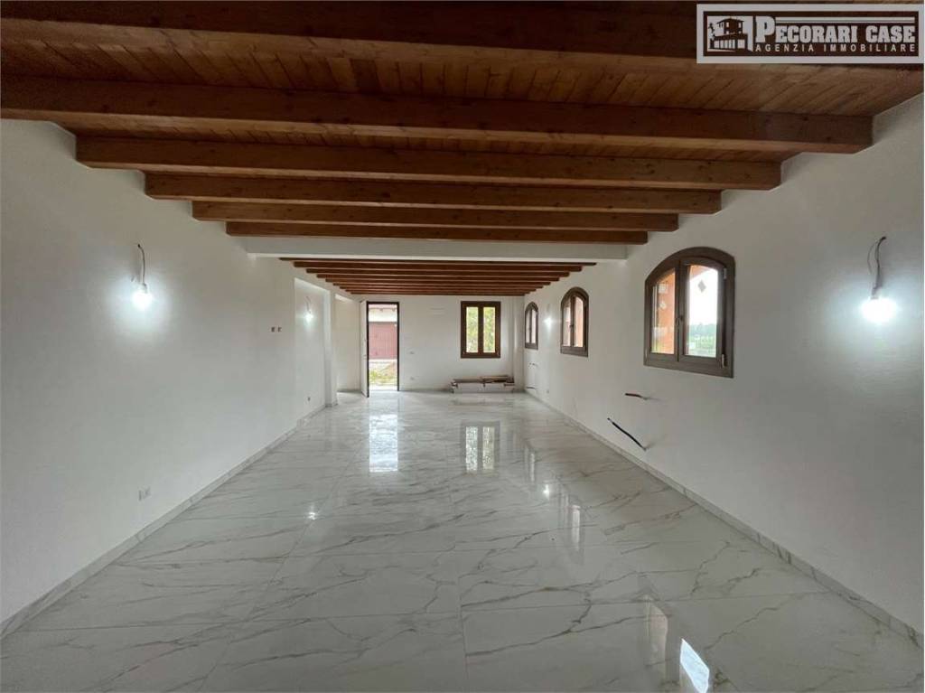 casa indipendente in vendita a Modena in zona Crocetta