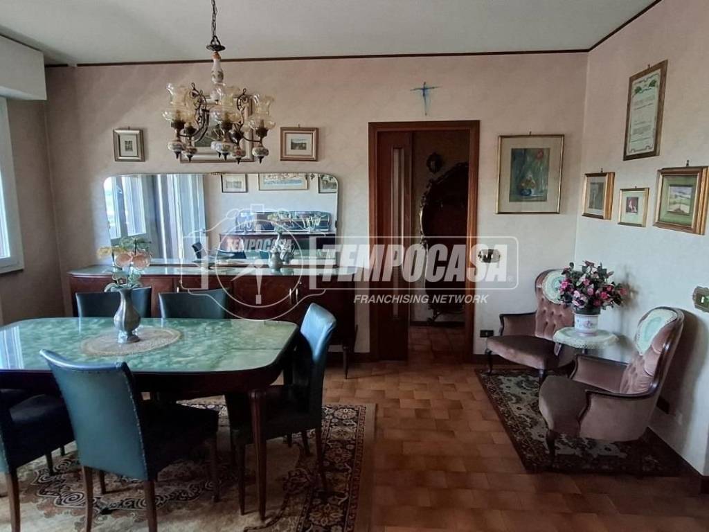 appartamento in vendita a Modena in zona Crocetta