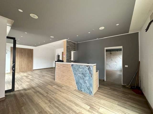 negozio in vendita a Modena in zona San Faustino