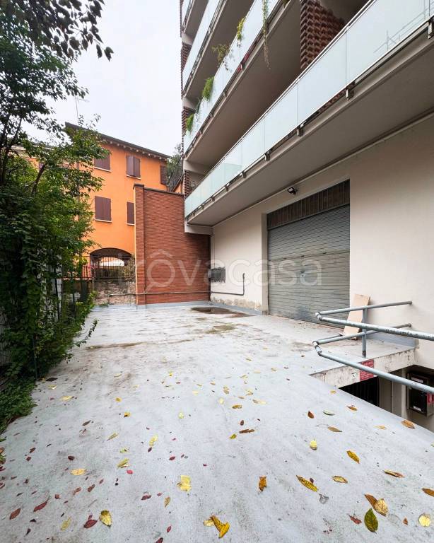 locale commerciale in vendita a Modena in zona Sant'Agnese