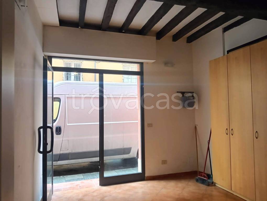 negozio in vendita a Modena in zona Centro Storico