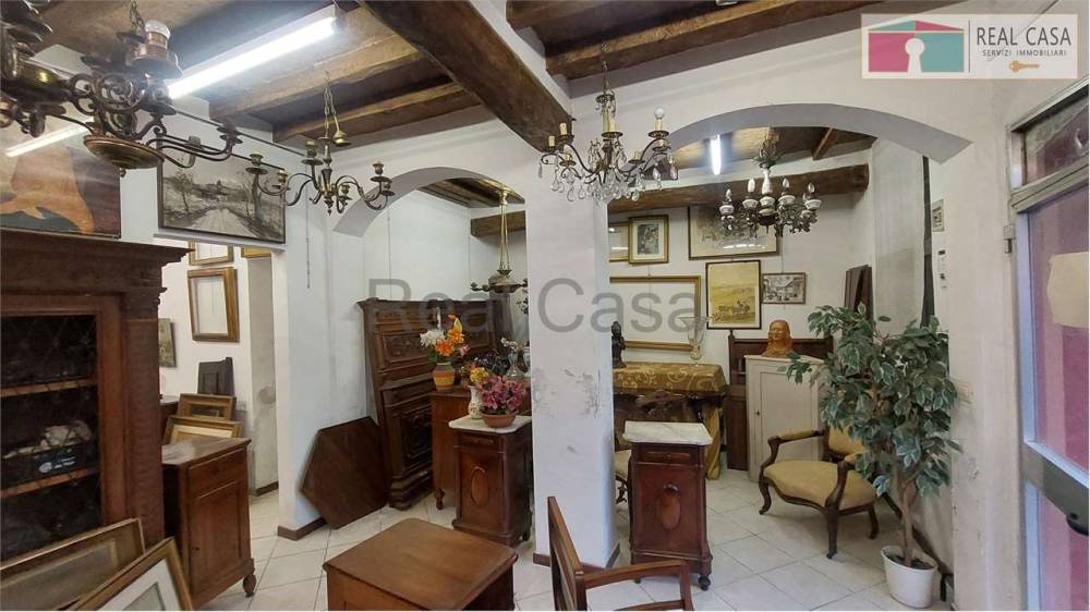 ufficio in vendita a Modena in zona San Faustino