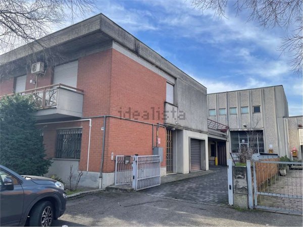 capannone in vendita a Modena in zona Madonnina / Quattro Ville