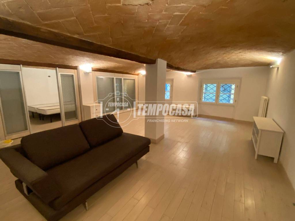 ufficio in vendita a Modena in zona Centro Storico